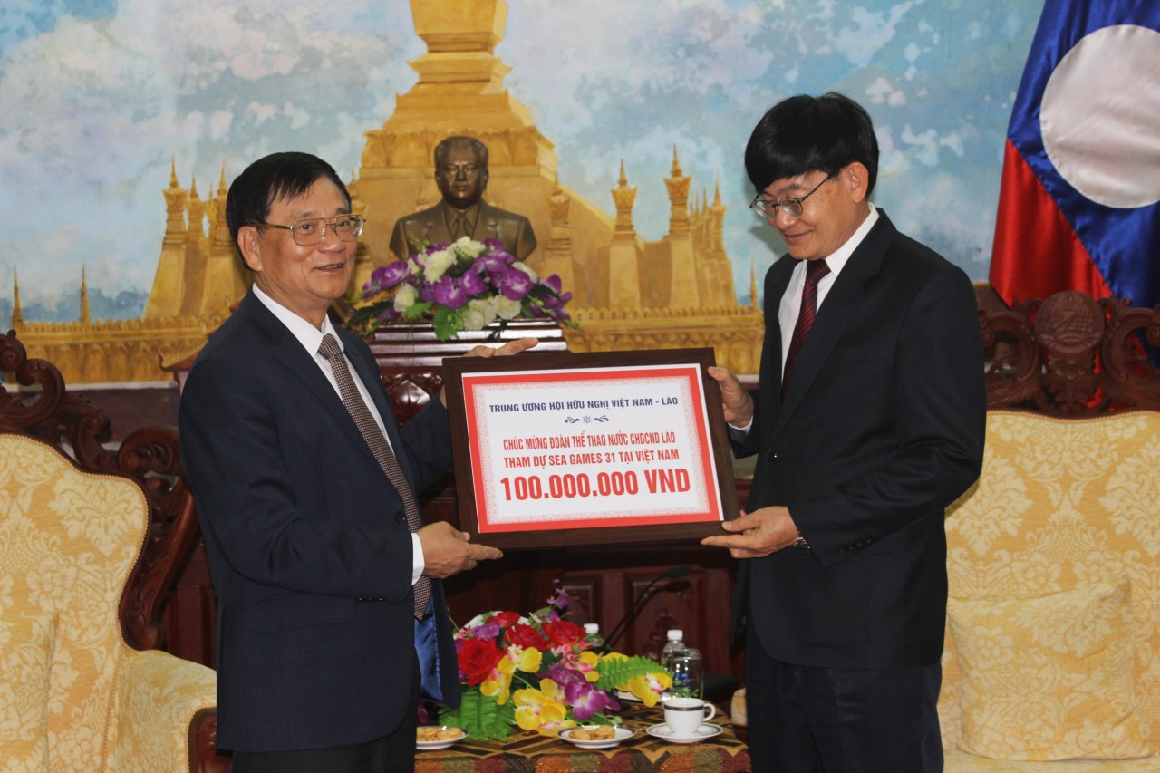 Trung ương Hội hữu nghị Việt Nam - Lào chúc mừng Đoàn thể thao Lào tham dự SEA Games 31