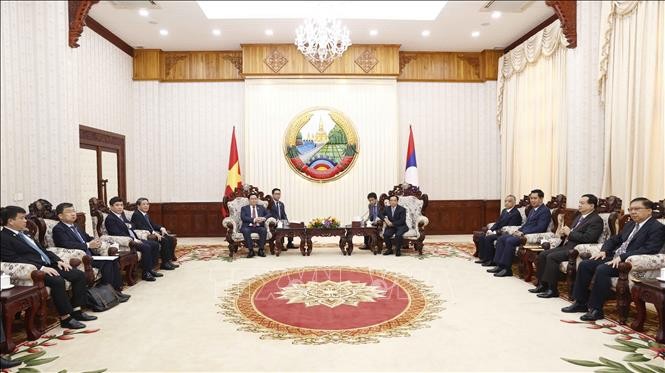 Quang cảnh buổi hội kiến giữa Chủ tịch Quốc hội Vương Đình Huệ và Thủ tướng Lào Phankham Viphavanh. Ảnh: Doãn Tấn/TTXVN.