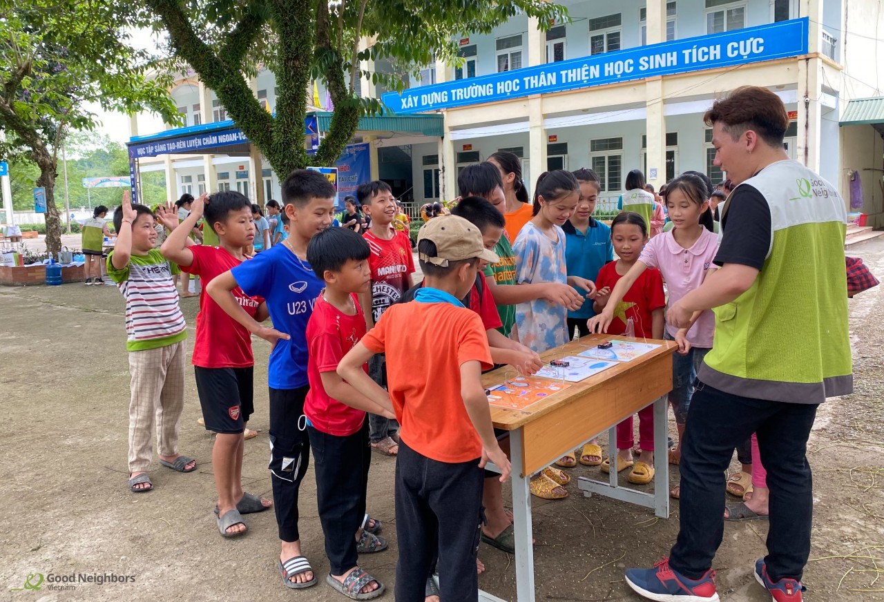 Sáng tạo đồ chơi từ rác thải tái chế Sáng tạo đồ chơi từ rác thải tái chế