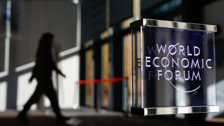 Hội nghị thường niên năm 2022 của Diễn đàn Kinh tế thế giới (WEF) khai mạc tại Davos - Klosters, Thụy Sĩ, nhằm thúc đẩy hành động hợp tác và giải quyết nhiều thách thức kinh tế mà thế giới phải đối mặt thời hậu đại dịch. 