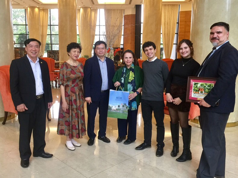 Chủ tịch Viện Văn hóa Argentina-Việt Nam và tình yêu lớn với Việt Nam ảnh 3