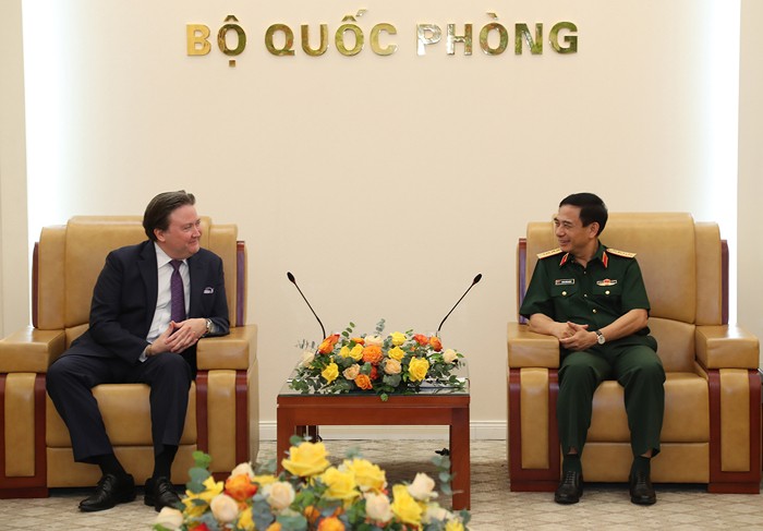 Đại tướng Phan Văn Giang tiếp Đại sứ Marc Evans Knapper. Ảnh: Bộ Quốc phòng