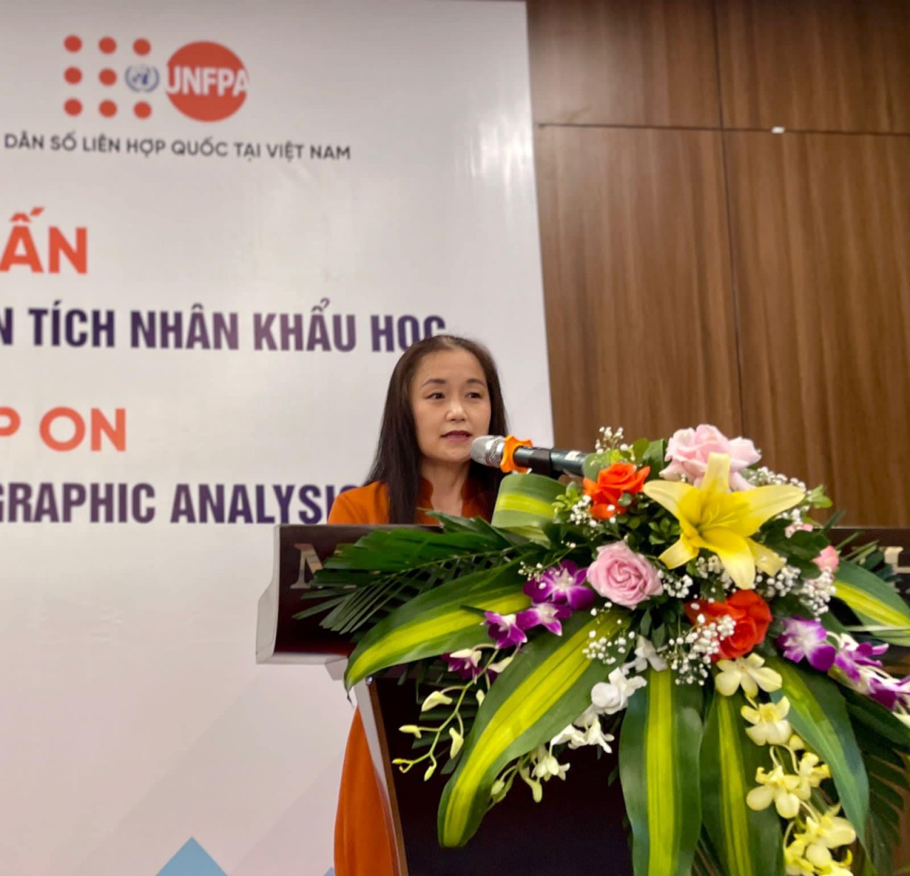 Bà Naomi Kitahara tại Hội nghị tập huấn về các mô hình thống kê nâng cao trong phân tích nhân khẩu học. Ảnh: UNFPA