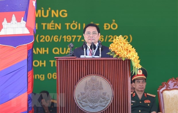 Thủ tướng Phạm Minh Chính phát biểu tại lễ kỷ niệm 45 năm Con đường tiến tới đánh đổ chế độ diệt chủng Pol Pot của Thủ tướng Campuchia Hun Sen. (Ảnh: Dương Giang/TTXVN)