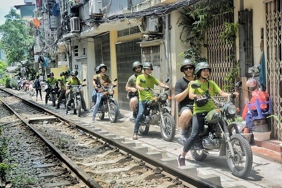TripAdvisor xếp khám phá Hà Nội vào vị trí thứ 15 trong số 25 trải nghiệm thú vị nhất ở Châu Á. Ảnh chụp màn hình