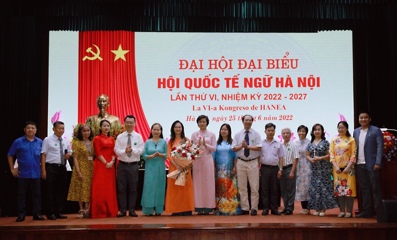 Bà Trần Thị Phương, Phó Chủ tịch thường trực Liên hiệp các tổ chức hữu nghị thành phố Hà Nội