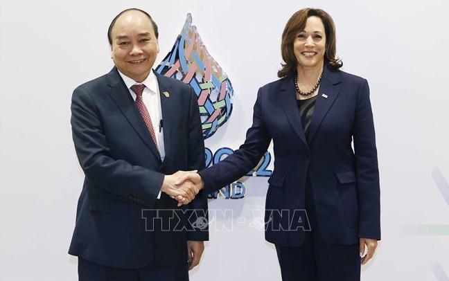 Chủ tịch nước Nguyễn Xuân Phúc gặp Phó Tổng thống Hoa Kỳ Kamala Harris