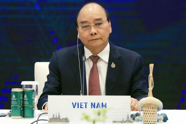 Chủ tịch nước Nguyễn Xuân Phúc gặp Tổng Bí thư, Chủ tịch Trung Quốc Tập Cận Bình