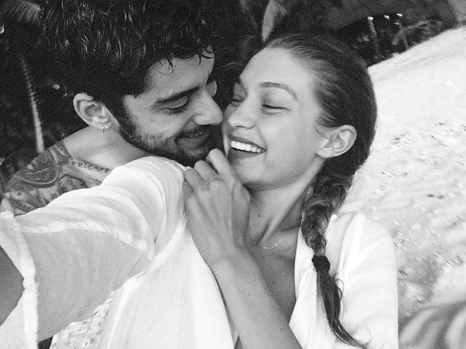 Gigi Hadid và Zayn Malik chào đón con gái đầu lòng