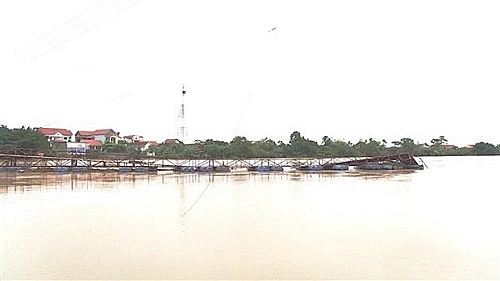 Cầu phao dân sinh nối từ xã Xuân Thủy qua xã Mỹ Thủy (huyện Lệ Thủy, tỉnh Quảng Bình) đã bị mưa lũ cuốn trôi.