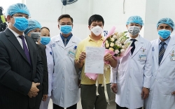 Bệnh nhân Trung Quốc nhiễm nCoV được chữa khỏi, cảm ơn bác sĩ Việt Nam