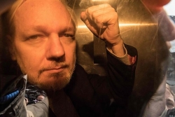 Người sáng lập WikiLeaks Julian Assange bị kết án 1 năm tù