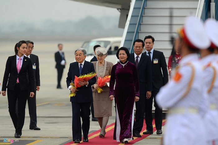 viet nam dat nuoc huu duyen voi nhung chuyen tham cua hai vi nhat hoang