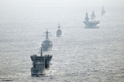 Mỹ dẫn đầu 4 nước tuần tra Biển Đông, thách thức Trung Quốc