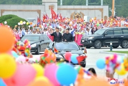 Biển người chào đón Chủ tịch Tập Cận Bình tại Triều Tiên
