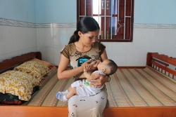 HKI cải thiện dinh dưỡng cho bà mẹ, trẻ em Hòa Bình