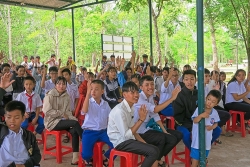 PeaceTrees Vietnam trao học bổng cho hơn 260 học sinh Quảng Trị có hoàn cảnh khó khăn