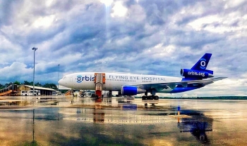 "Bệnh viện bay" Orbis: Mang ánh sáng nhân ái đến hàng triệu người nghèo