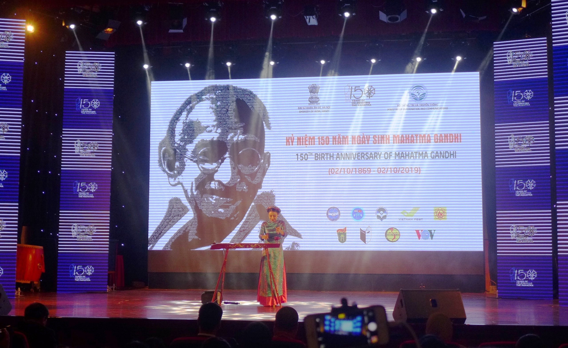 lan toa tu tuong bat hu cua mahatma gandhi tai viet nam