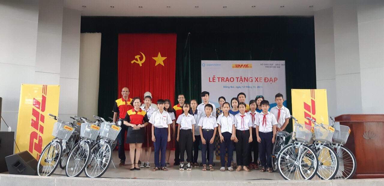 saigonchildren trao 50 xe dap cho hoc sinh co hoan canh kho khan dong nai