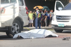 Thị trưởng Philippines bị bắn chết giữa phố