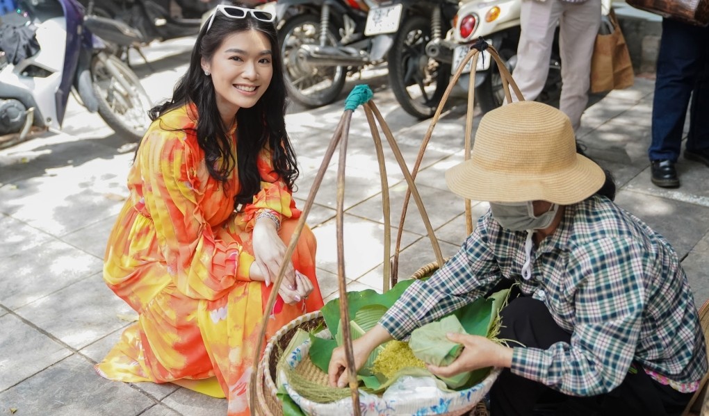Hoa hậu Indonesia hào hứng với ẩm thực Hà Nội