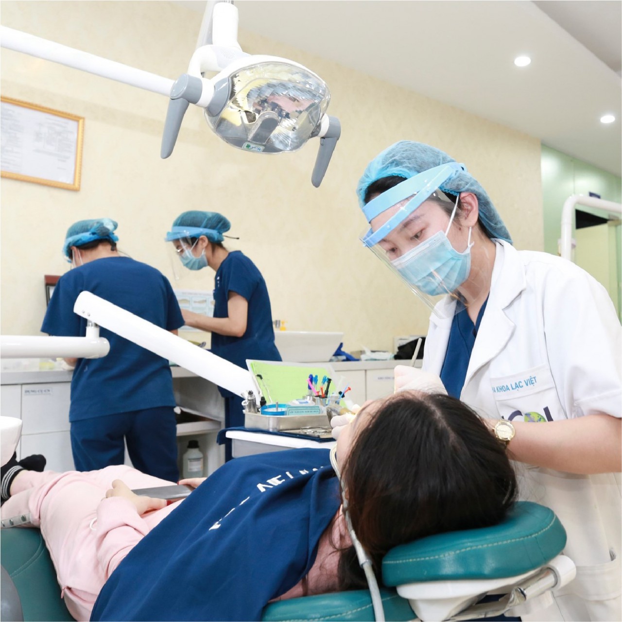 Niềng răng mặt trong giá bao nhiêu?