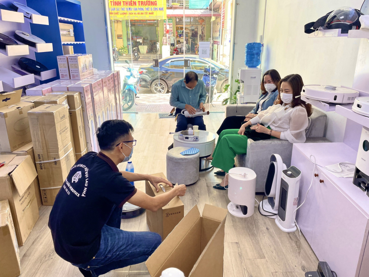 Minh Châu Robotics: Bạn đồng hành của mọi nhà