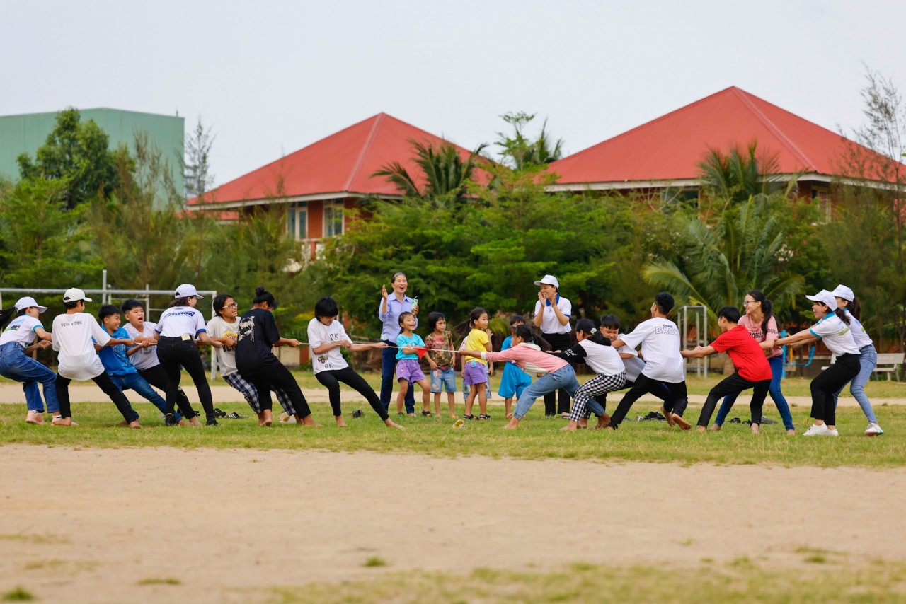 Hành trình năm thứ 15 của quỹ sữa vươn cao Việt Nam khởi động, mang sữa đến cho 21.000 trẻ em