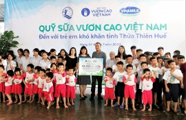 Trẻ em tỉnh Thừa Thiên Huế đón niềm vui uống sữa từ Vinamilk & Quỹ sữa Vươn cao Việt Nam