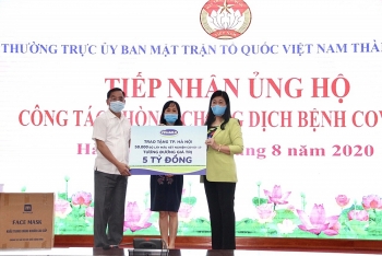 Vinamilk ủng hộ 8 tỷ đồng cho Hà Nội và 3 tỉnh miền Trung chiến đấu chống dịch COVID-19