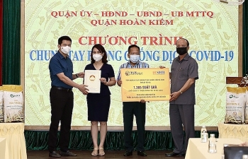 T&T Group và Ngân hàng SHB trao tặng 1.365 suất quà hỗ trợ người nghèo quận Hoàn Kiếm, Hà Nội