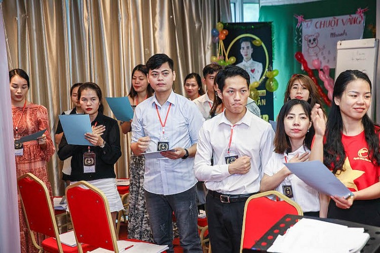 Câu chuyện về chàng trai từ bỏ công việc ổn định trở thành chuyên gia đào tạo Video Marketing