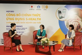 s health ung dung di dong cham soc suc khoe nguoi cao tuoi co gi dac biet