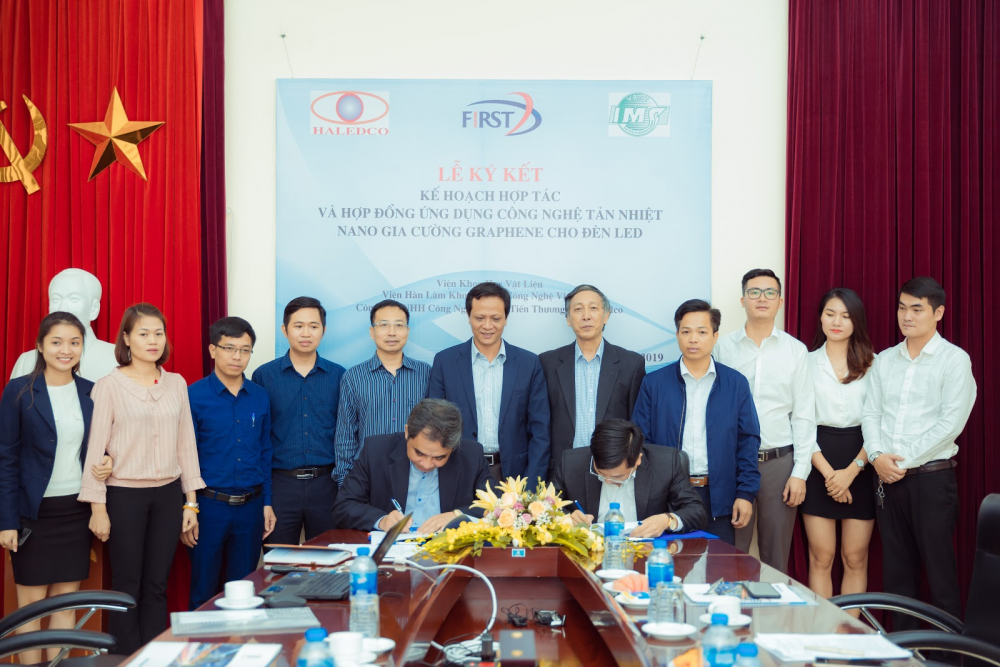 Lễ ký chuyển giao công nghệ Graphene giữa Viện Hàn Lâm Khoa Học và Công Nghệ Việt Nam và HALEDCO