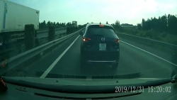 Video: Ô tô Mazda CX5 dừng đột ngột giữa cao tốc gây tai nạn liên hoàn