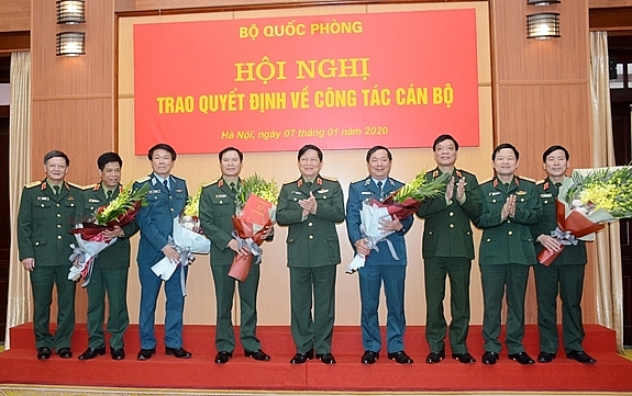 bo quoc phong bo nhiem nhieu nhan su lanh dao moi