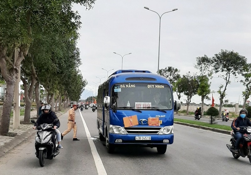 di chuc tet nam sinh lop 6 tu vong sau va cham voi xe khach