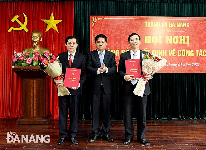 Ông Phạm Tấn Xử và ông Nguyễn Hữu Lợi nhận quyết định điều động, bổ nhiệm