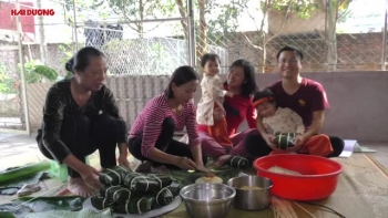Để trẻ gắn bó với Tết cổ truyền