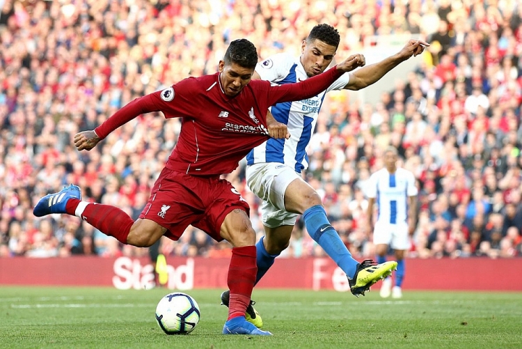 Liverpool (đỏ) cần thắng Brighton để áp sát ngôi đầu