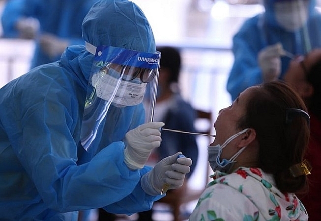 Nhiều ca nghi nhiễm COVID-19 sau khi tiếp xúc chuyên gia Trung Quốc Nhiều ca nghi nhiễm COVID-19 sau khi tiếp xúc chuyên gia Trung Quốc