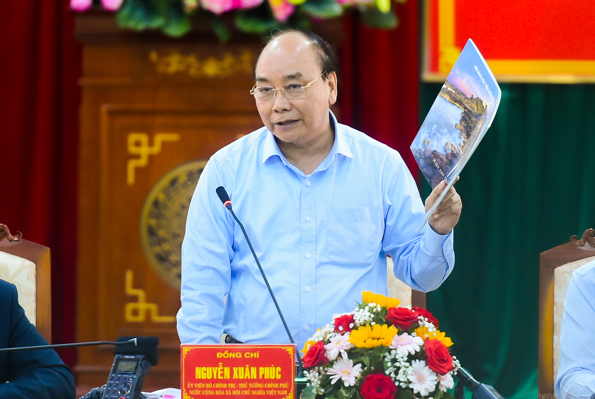 Thủ tướng Nguyễn Xuân Phúc: ‘Không nên chỉ chú trọng đại bàng mà cần có hình dung rõ ràng về chiếc tổ’