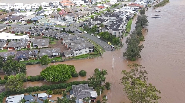 Hàng nghìn ngôi nhà bị ngập lụt