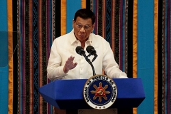 Philippines: Tổng thống Duterte ủng hộ 1 tháng lương chống COVID-19