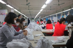 Dệt may Việt Nam có cơ hội thành "cường quốc" sản xuất khẩu trang