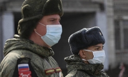 Gần 900 binh sĩ Nga nhiễm COVID-19, có người phải thở máy