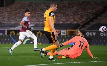 Lingard lập siêu phẩm, West Ham 'đá bay' Chelsea khỏi top 4