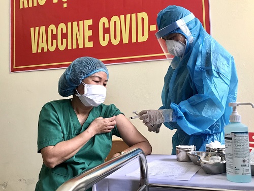 Người dân Hà Nội 18-65 tuổi được tiêm vaccine phòng COVID-19 miễn phí