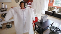 Malaysia: Nữ sinh 9 tuổi may hơn 100 bộ đồ bảo hộ để ủng hộ chống dịch COVID-19